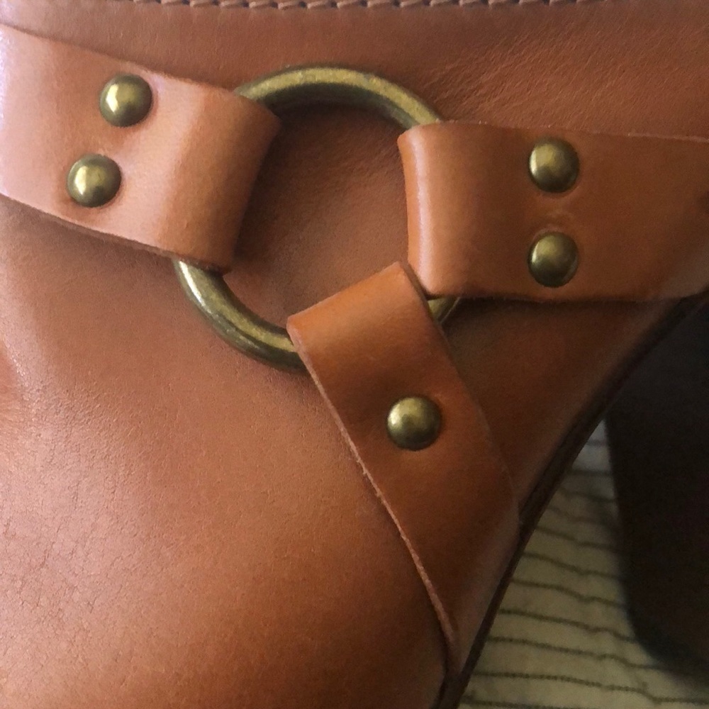Fyre Clogs - Picture 4 of 10